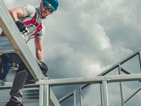 Formazione e addestramento per lavoratori che operano in quota e per i dpi contro le cadute dall’alto.